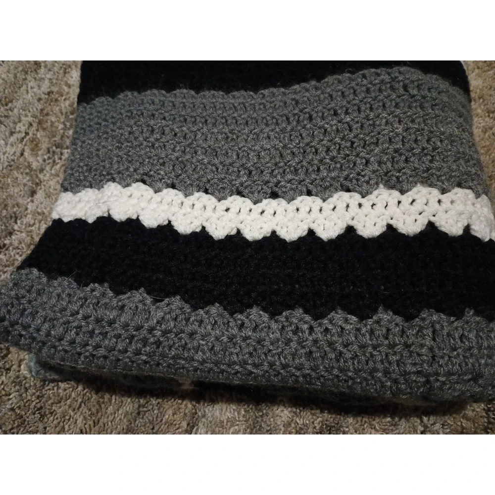 Handmade Vintage Crochet Knit Granny Square Trow Blanket Cottagecore Retro 48x52
